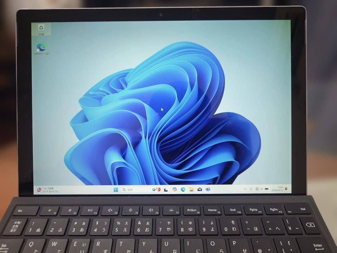 surface pro6 キーボード付属 メモリ８Gb SSD128Gb