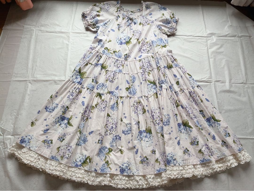 ピンクハウス❤️【美品】あじさいプリントのミディ丈ワンピース❤️2025Spring